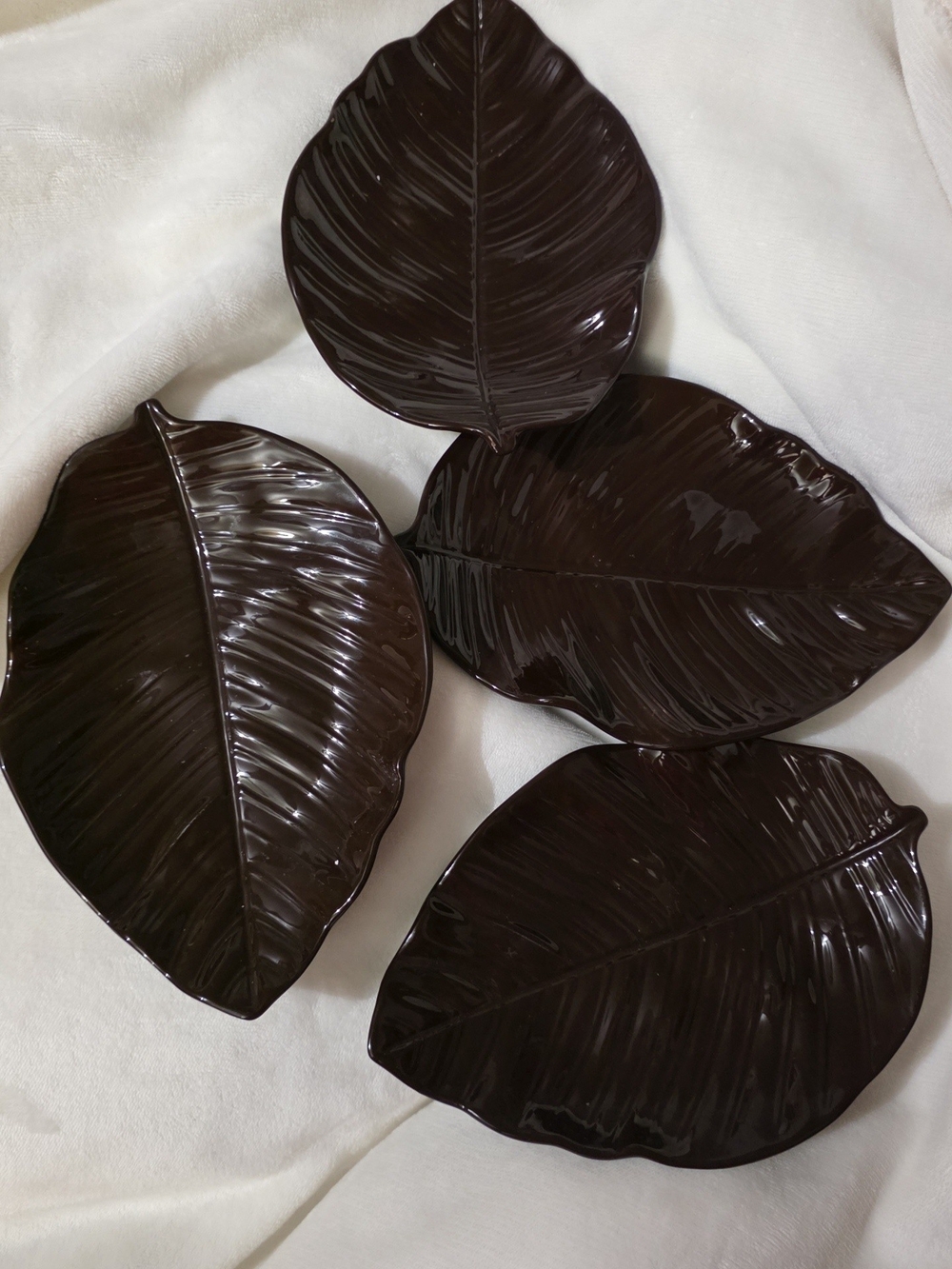 Leaf-Shaped Ceramic Serving Plates — Dark Brown Set of 4